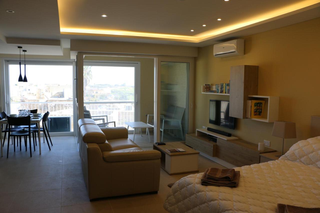 Wileg 4A Luxury Studio Apartment With Shared Swimming Pool. Qala Extérieur photo